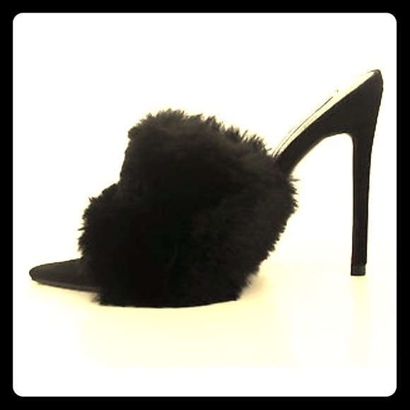 ❤️ 👠 SOLD!! Faux Fur mule heel 😍🥰😘 - Picture 3 of 8